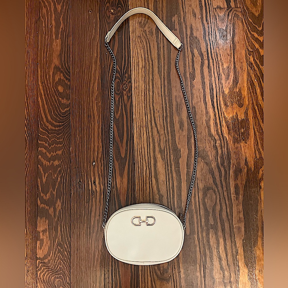 Small H&M cream colored purse - Picture 1 of 5